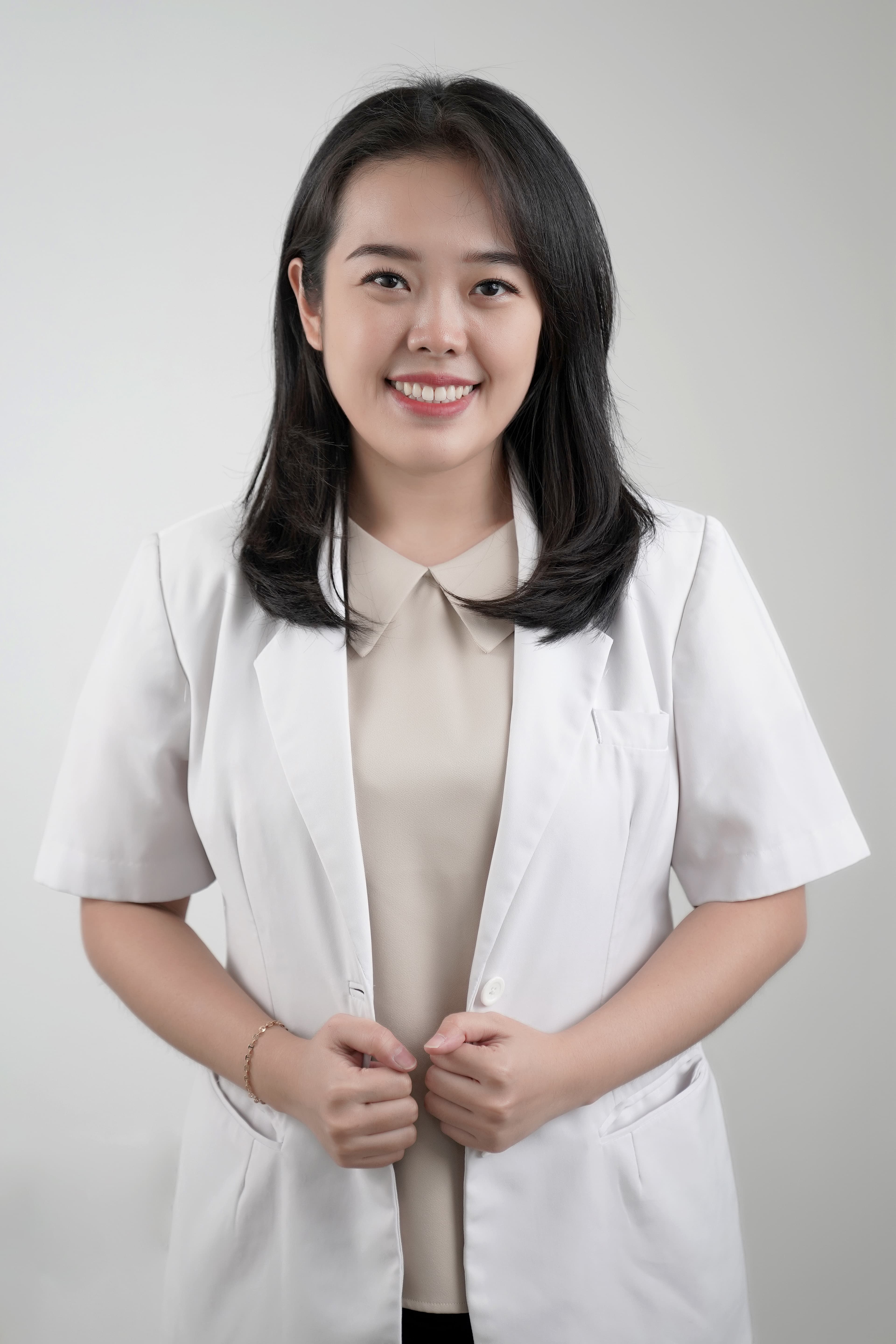 drg. Cindy Denhara Wijaya, M. Biomed